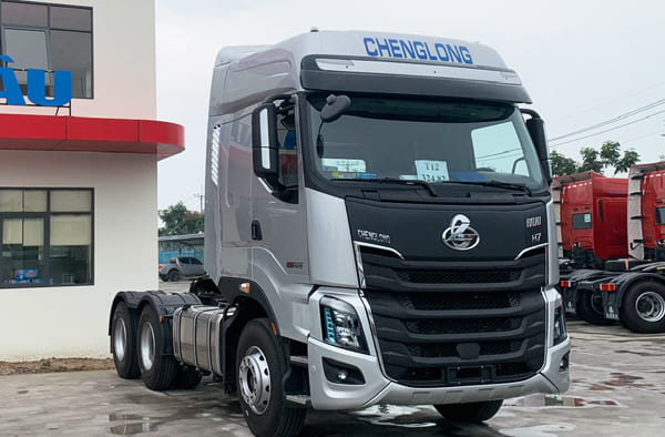 Xe Đầu Kéo 2 Cầu Chenglong 420Hp