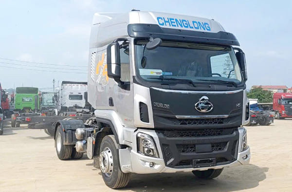 Xe Đầu Kéo 1 Cầu Chenglong 310Hp